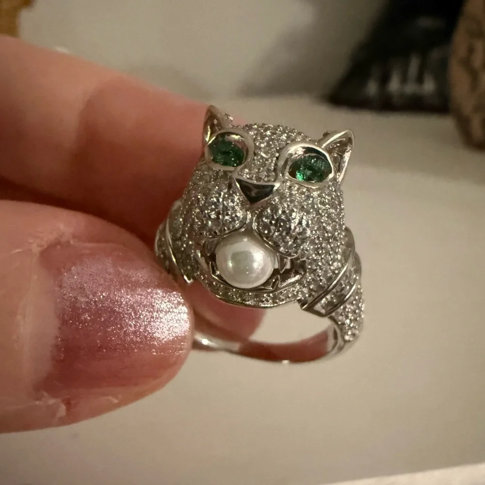 Cat feline CZ diamond and Emerald sterling silver ring